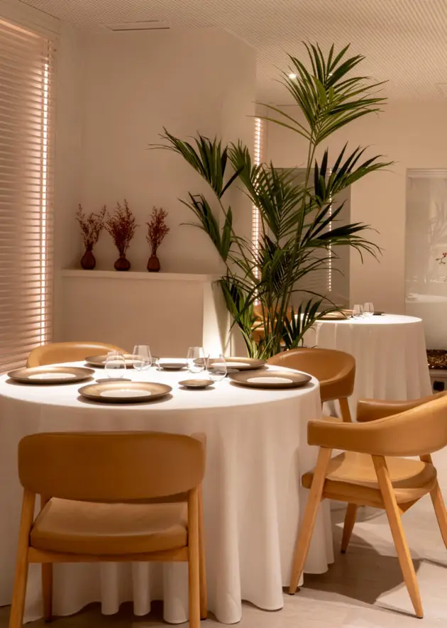 Un gran salón con pequeños rincones