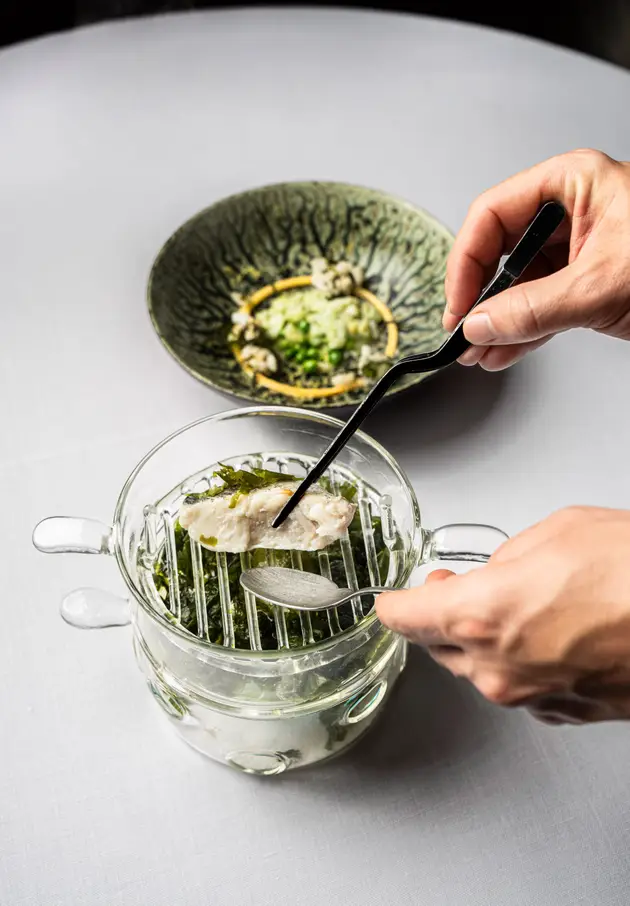 不断移动的菜品